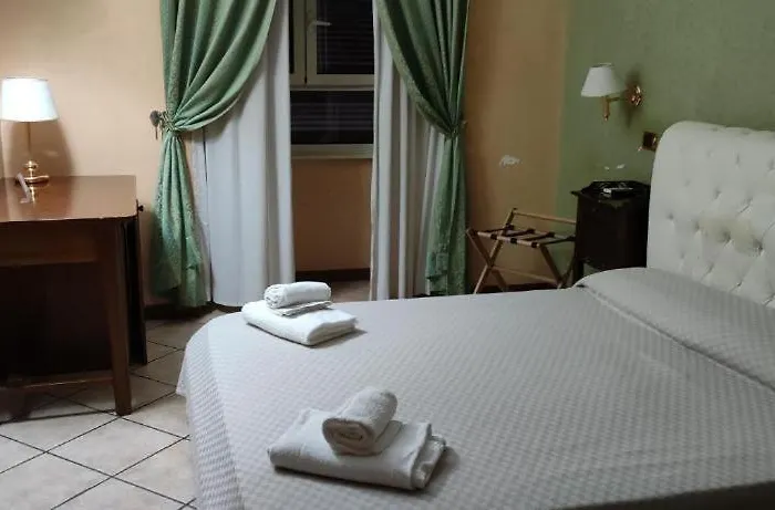 Hotel Montreal 3*